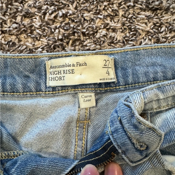 Abercrombie and Fitch Jean Shorts - Picture 2 of 3